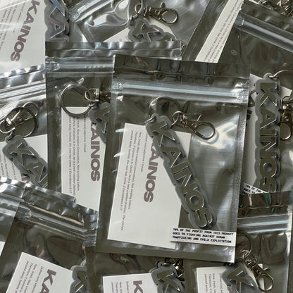 GRAY KAINOS MIRRORED LOGO KEYCHAIN